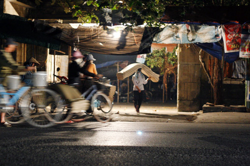 Di cho ma o thai binh